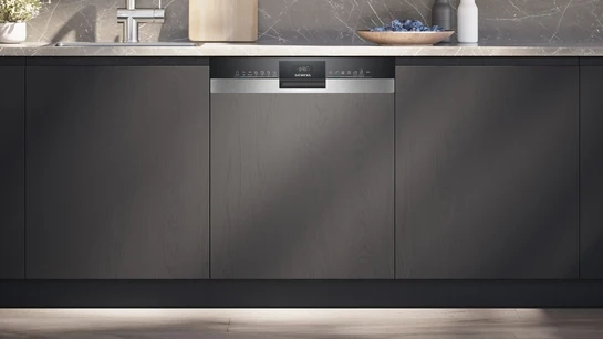 iQ300 Teilintegrierter Geschirrspüler 60 cm Gebürsteter Stahl SN53ES22AE