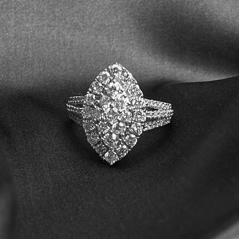 New York Kollektion - Weißer Diamant VS-EF Ring, 585 Gold ca. 2.00 ct