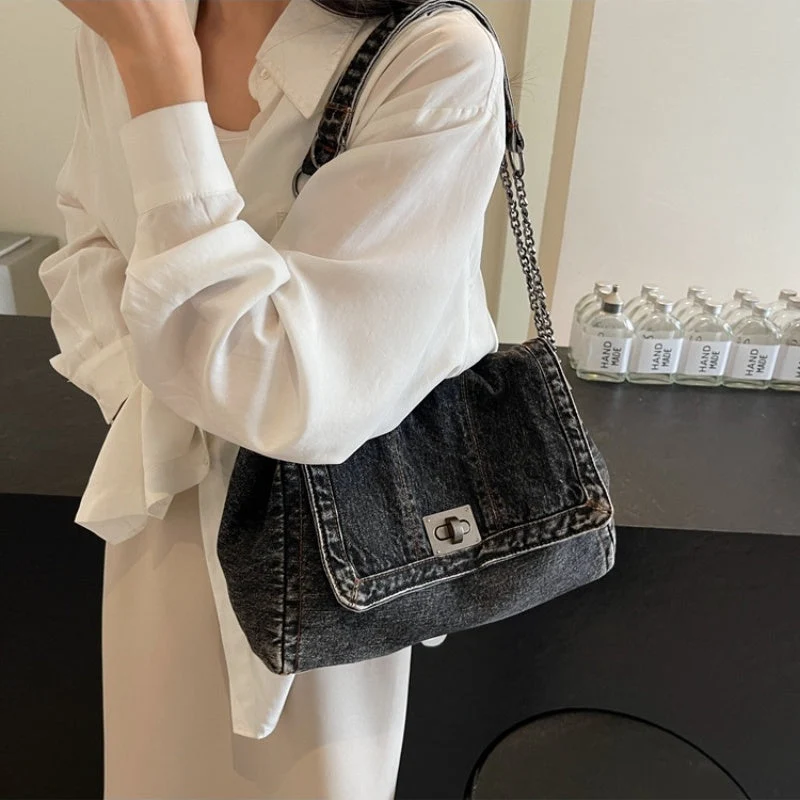 Retro Schultertasche mit großer Kapazität und Kettenriemen