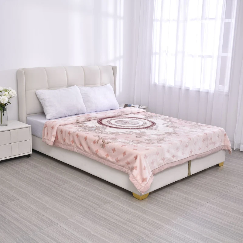 Wolkenweiche Decke mit floralem Muster, 200x230cm, beige