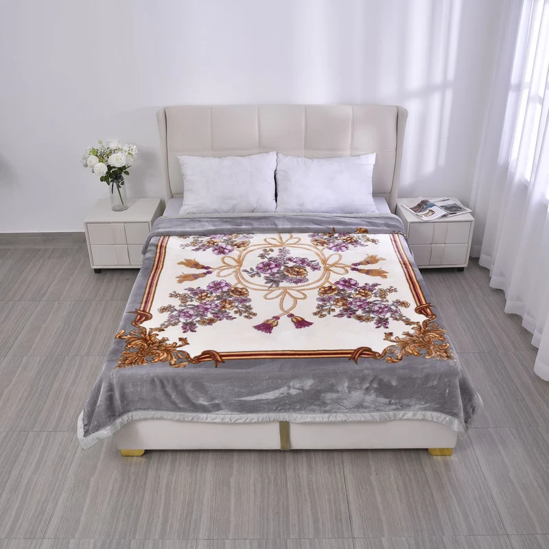 Wolkenweiche Decke mit floralem Muster, 200x230cm, Silber