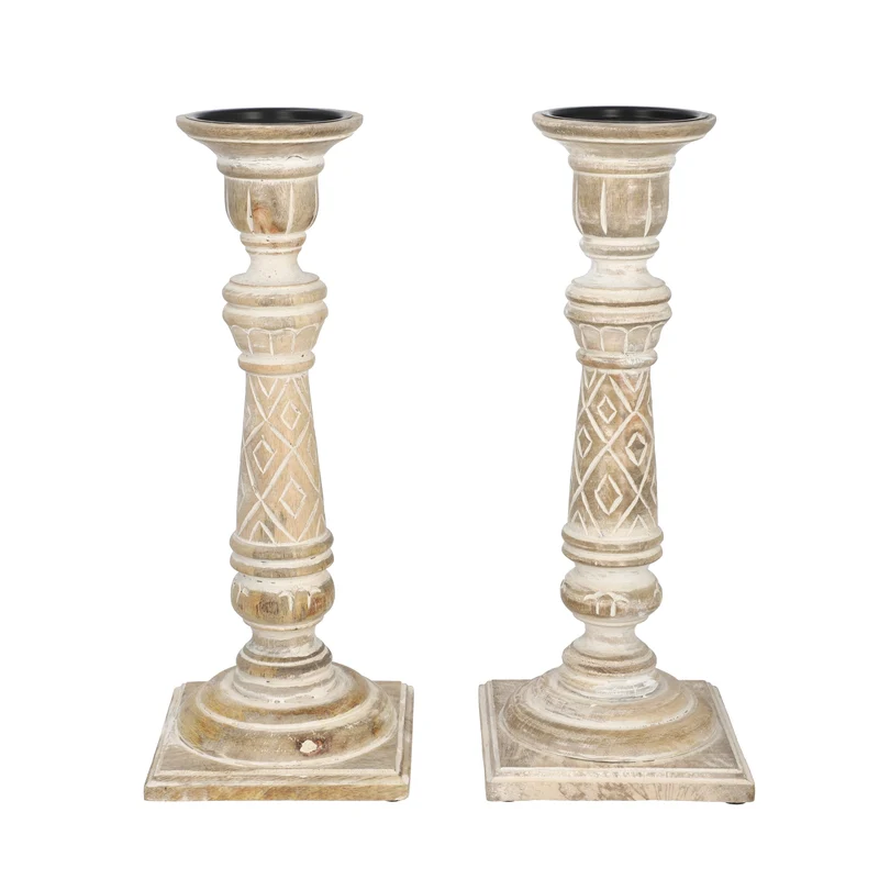 Set aus 2 antiken geschnitzten Holzkerzenhaltern mit quadratischem Ständer, 38cm, Beige